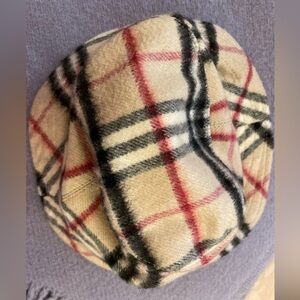 Burberry bucket hat